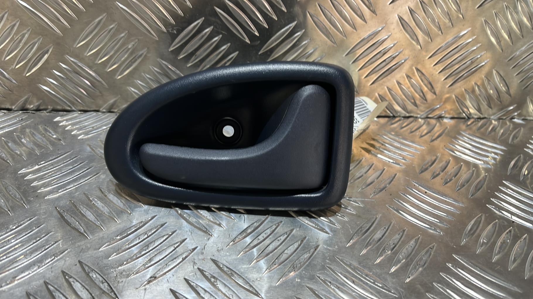 Maniglia interna posteriore destra RENAULT CLIO 2 PHASE 1 Diésel - 1