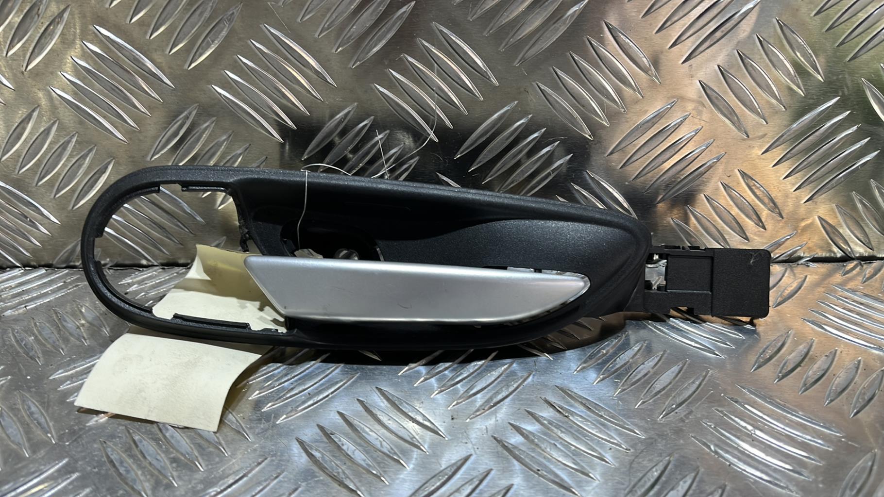 Maniglia interna anteriore destra FIAT PUNTO EVO 3 Diésel - 1
