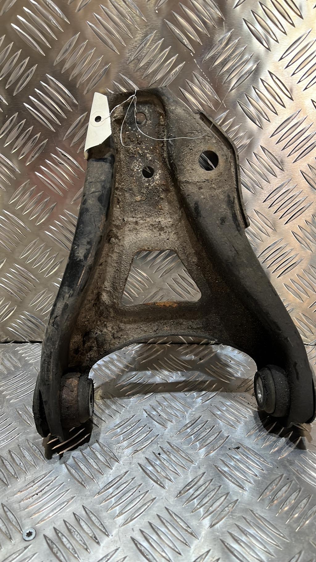 Triangolo inferiore anteriore destro RENAULT CLIO 2 PHASE 1 Diésel - 1