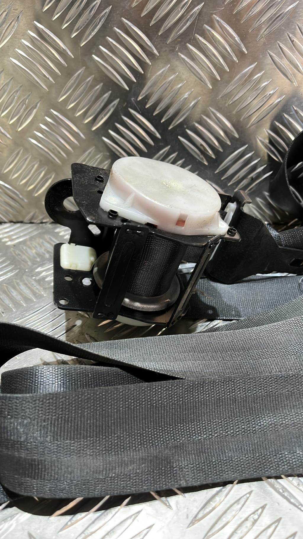 Cintura di sicurezza anteriore destra MITSUBISHI PAJERO 3 PHASE 1 Diésel - 1