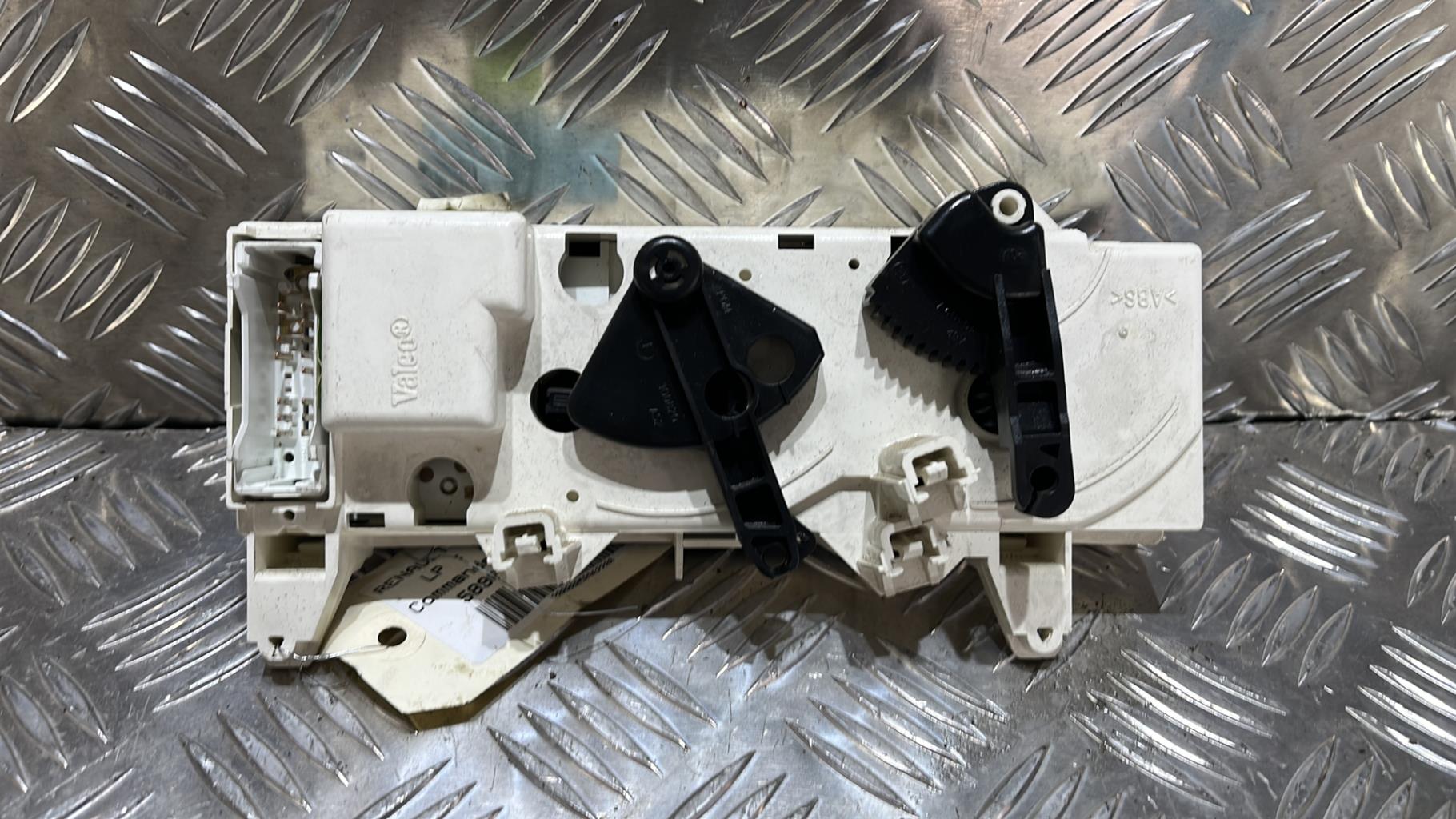 Commande chauffage RENAULT MEGANE 1 PHASE 2 Essence - 1