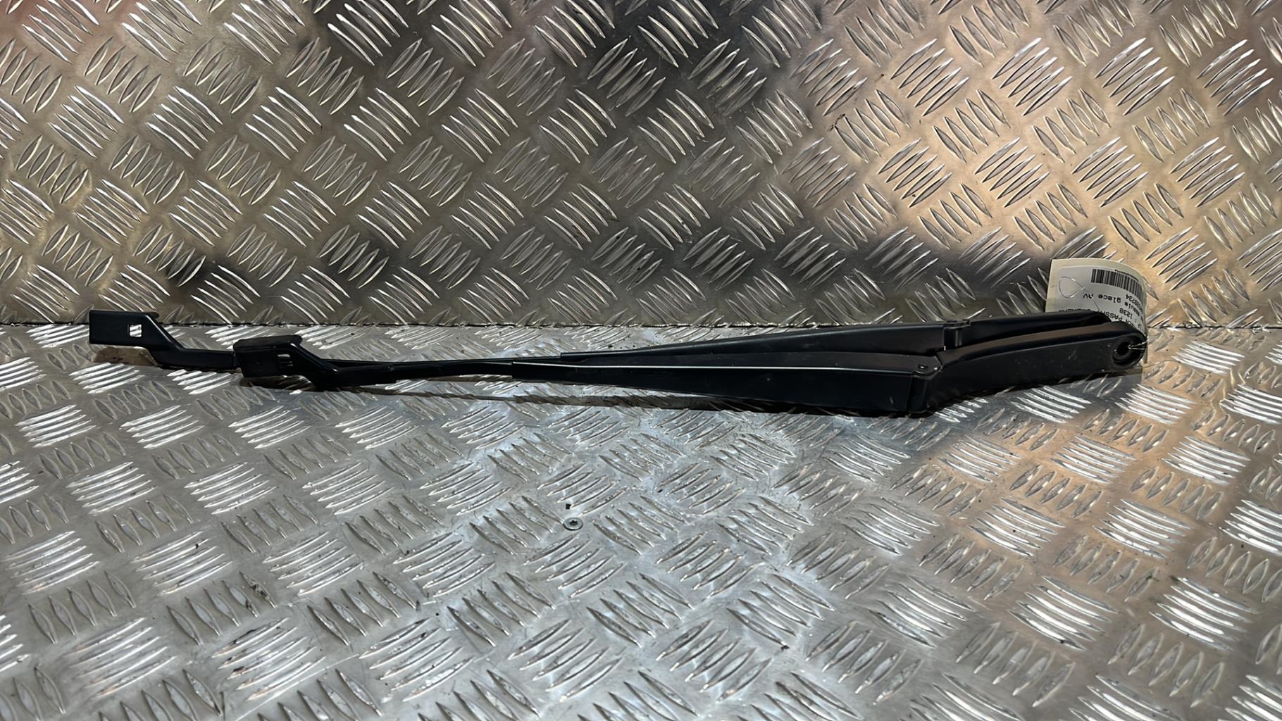 Braccio tergicristallo anteriore VOLKSWAGEN PASSAT 5 BREAK Diésel - 1