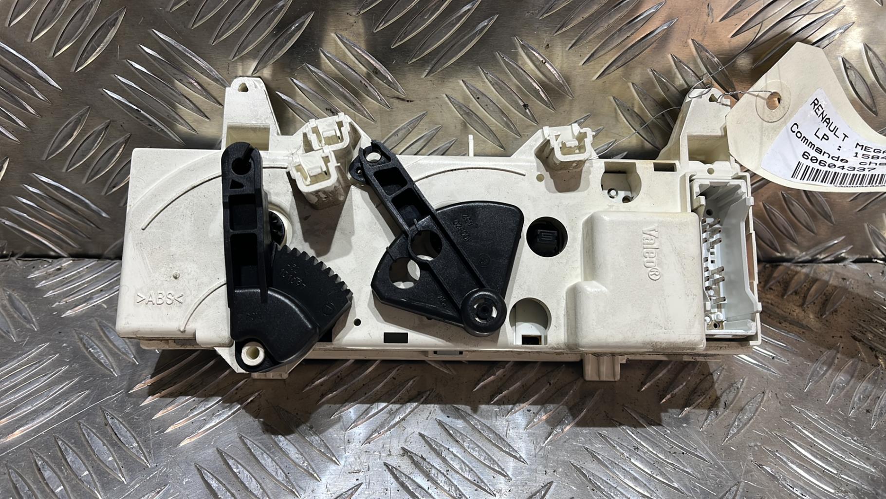 Commande chauffage RENAULT MEGANE 1 PHASE 2 Essence - 1