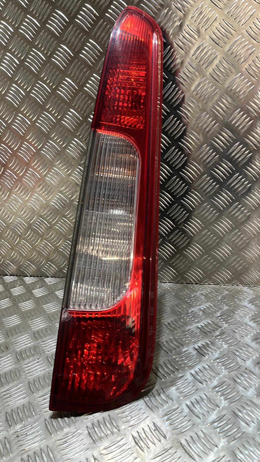 Fanale posteriore principale destro (luci) FORD C-MAX 1 PHASE 1 Diésel - 1