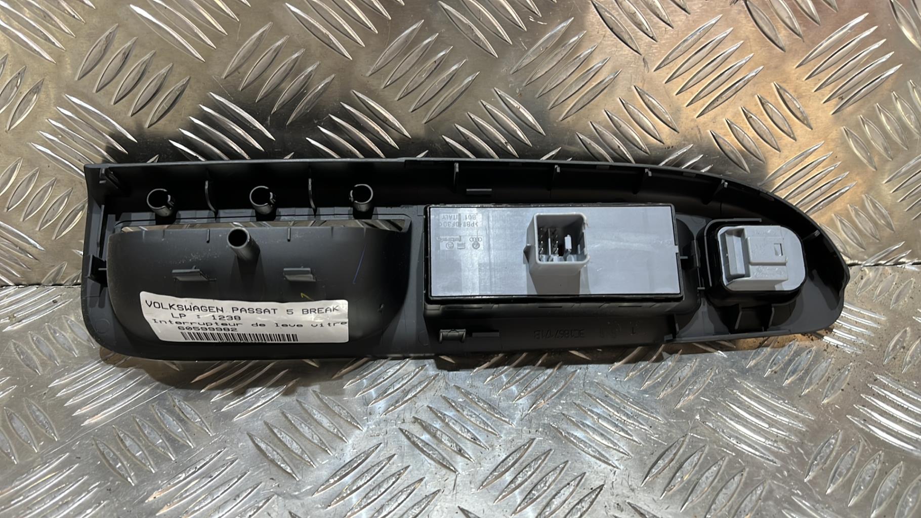 Interruttore lavacristalli anteriore sinistro VOLKSWAGEN PASSAT 5 BREAK Diésel - 1