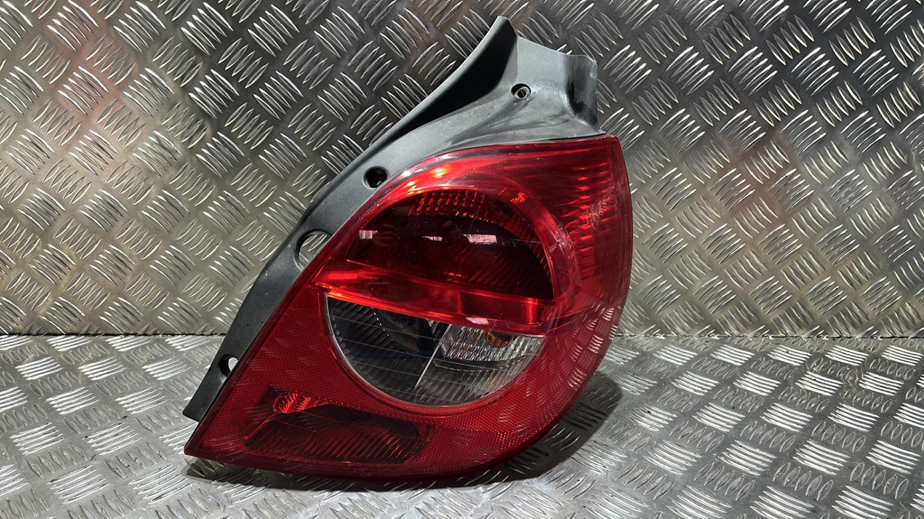 Fanale posteriore principale destro (luci) RENAULT CLIO 3 PHASE 1 Gasolina - 1