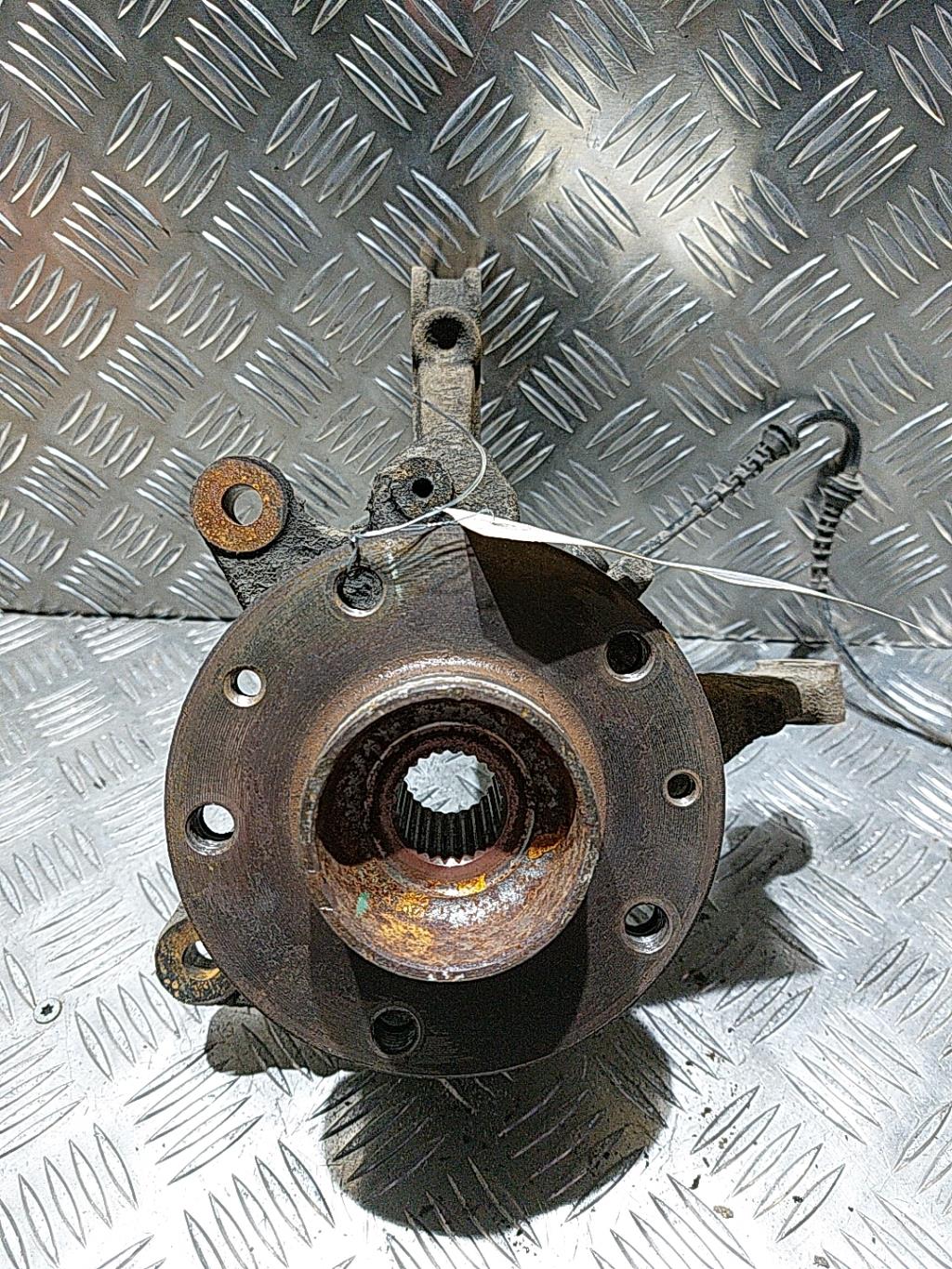 Moyeu avant gauche DACIA DUSTER 1 PHASE 1 Diesel - 1