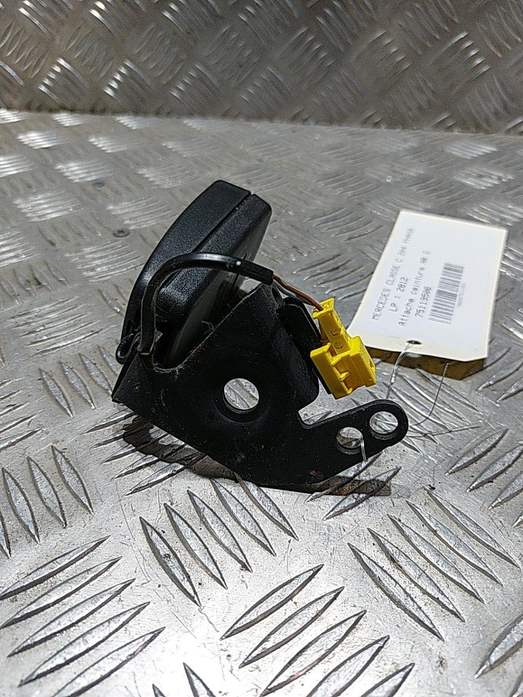 Aggancio cintura sicurezza posteriore sinistro MERCEDES CLASSE C 204 PHASE 1 Diésel - 1