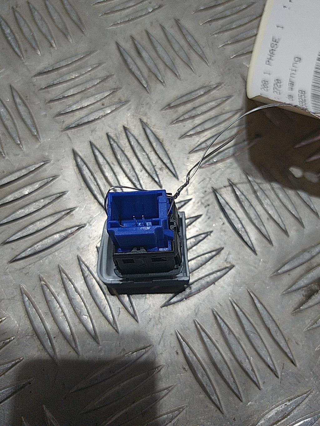 Interruttore luci emergenza PEUGEOT 208 1 PHASE 1 Gasolina - 1