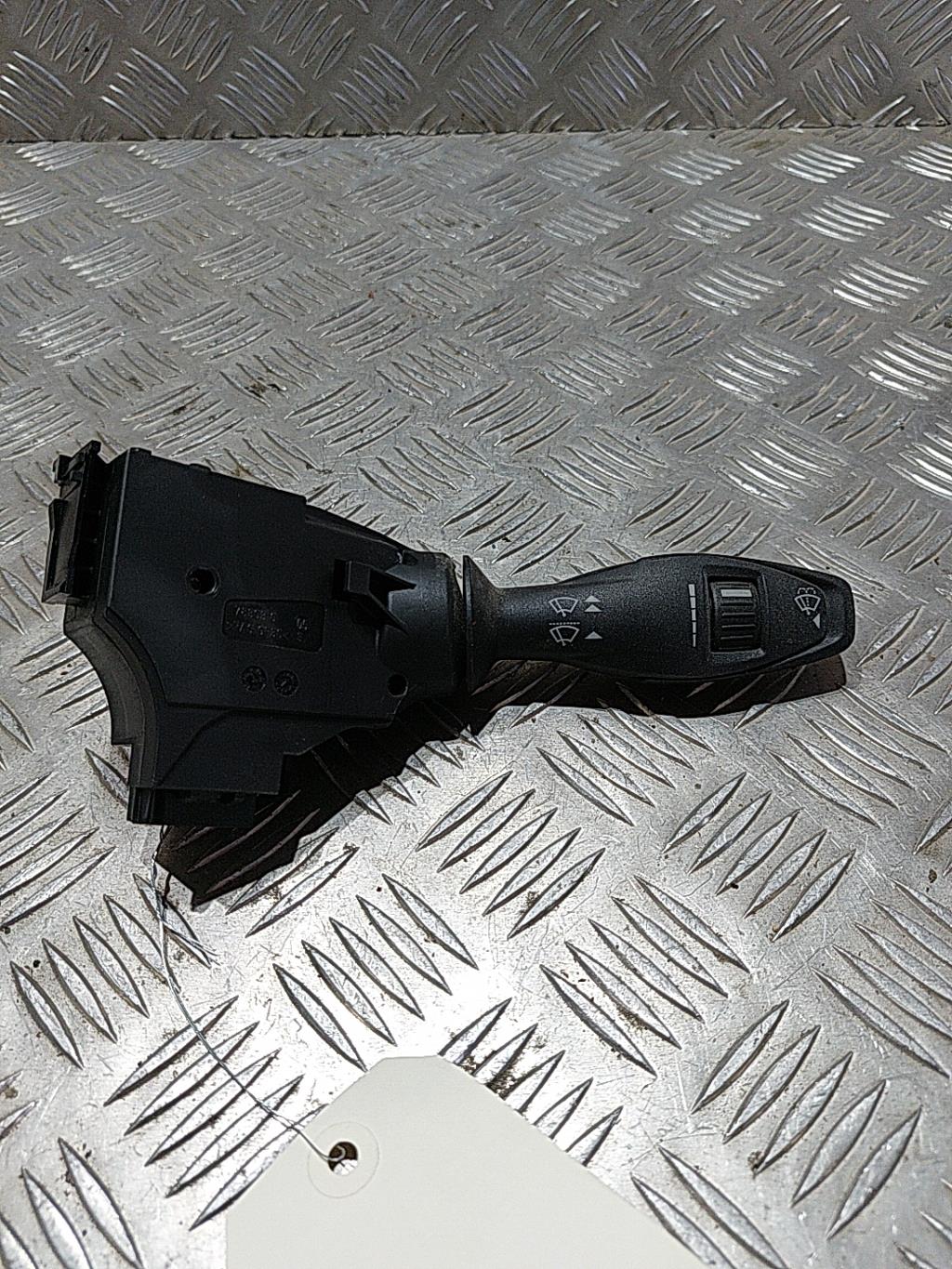 Devio tergicristalli FORD FIESTA 6 PHASE 1 Gasolina - 1
