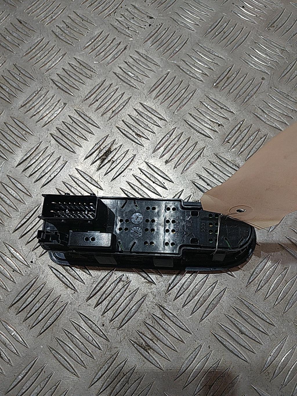 Interruttore lavacristalli anteriore sinistro CITROEN C3 2 PHASE 2 Diésel - 1