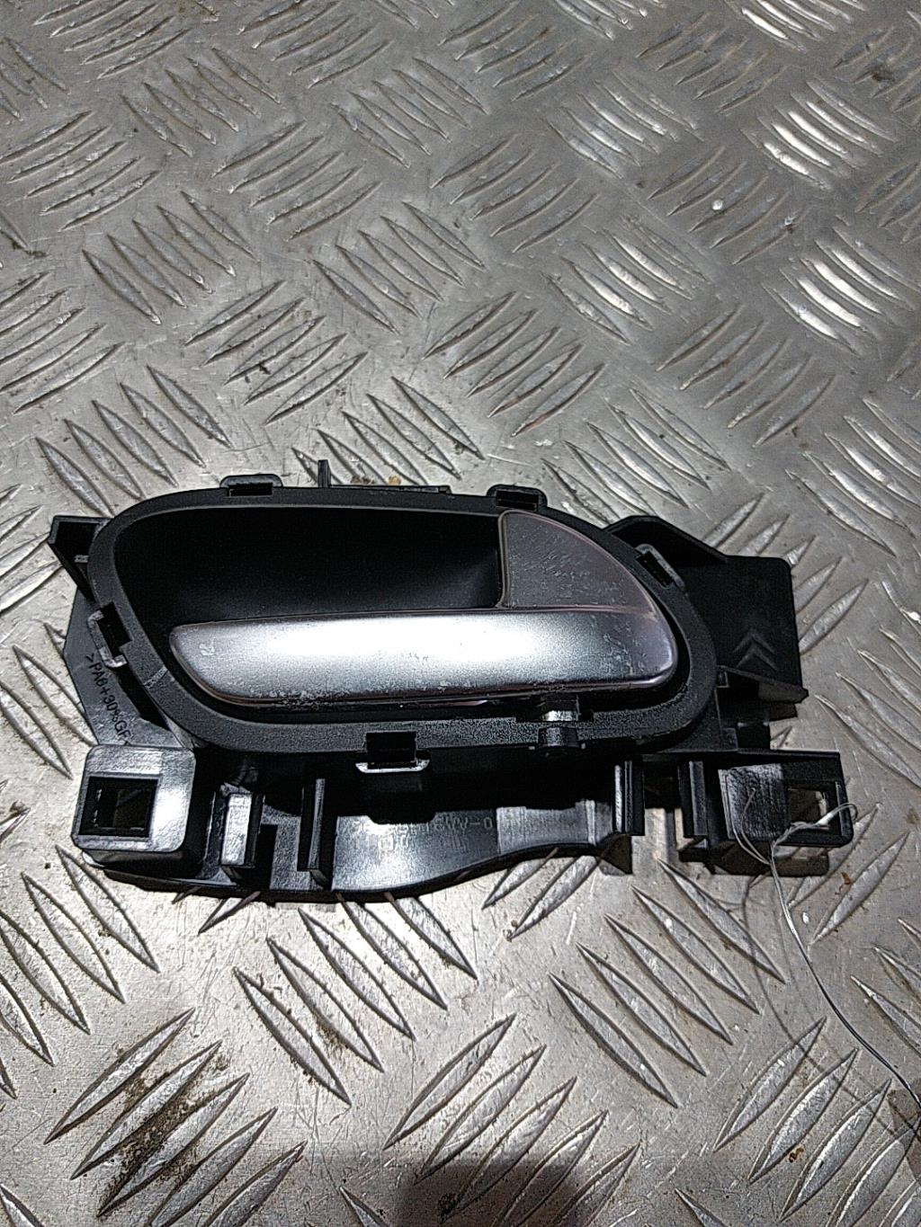 Maniglia interna posteriore destra PEUGEOT 208 1 PHASE 1 Gasolina - 1