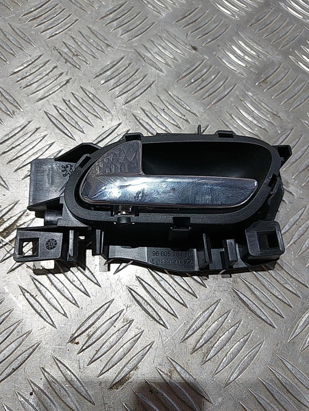 Maniglia interna posteriore sinistra PEUGEOT 308 1 SW PHASE 1 BREAK Diésel - 1