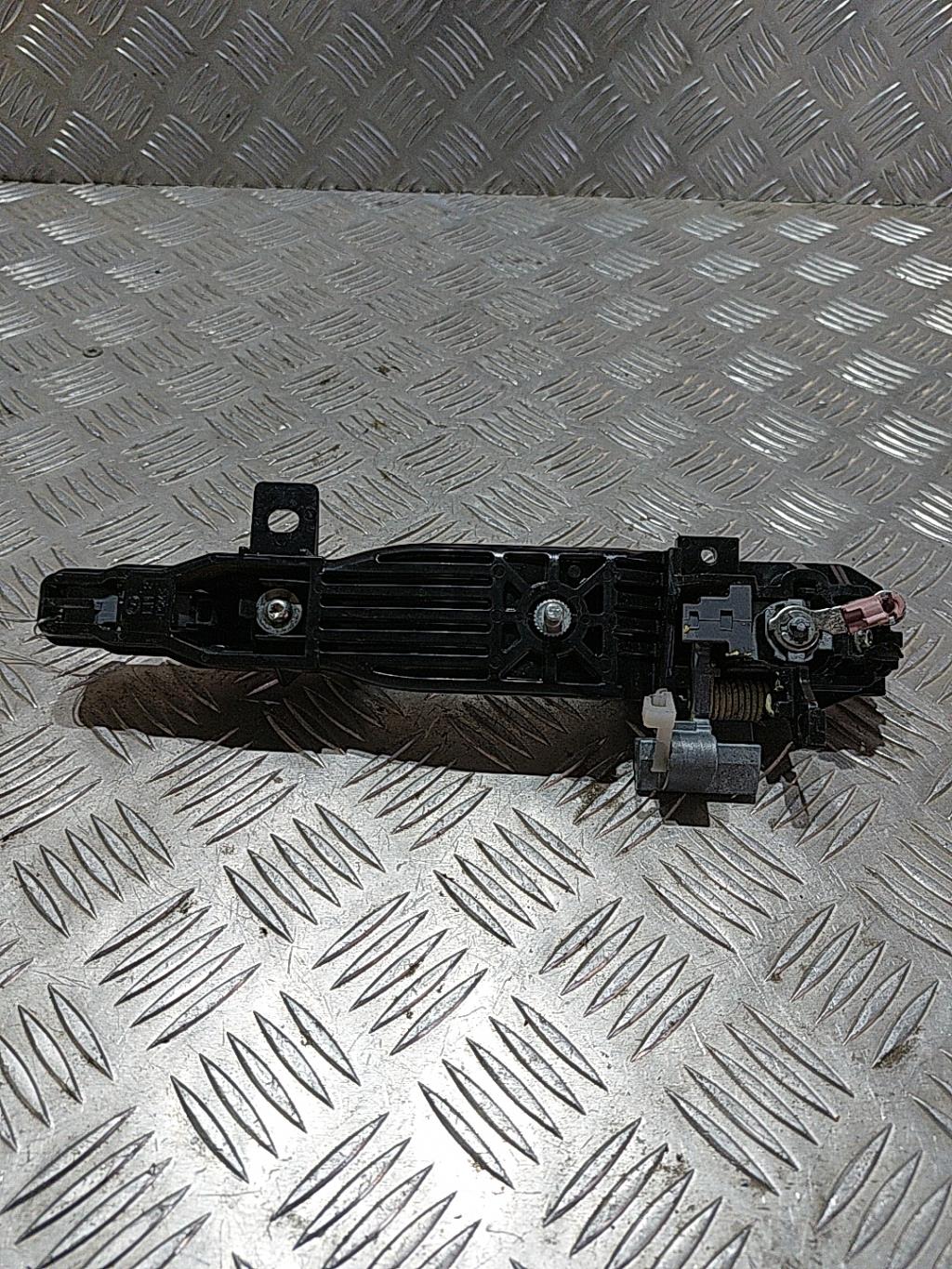 Poignee porte avant gauche MAZDA 2 2 PHASE 2 Diesel - 1