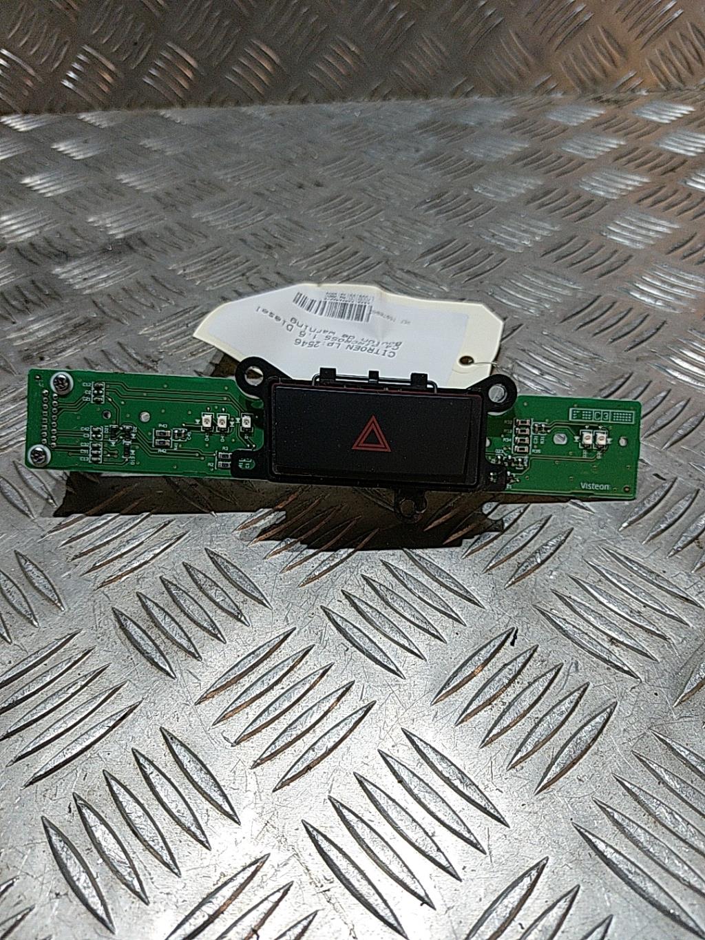Bouton de warning CITROEN C4 AIRCROSS Diesel - 1