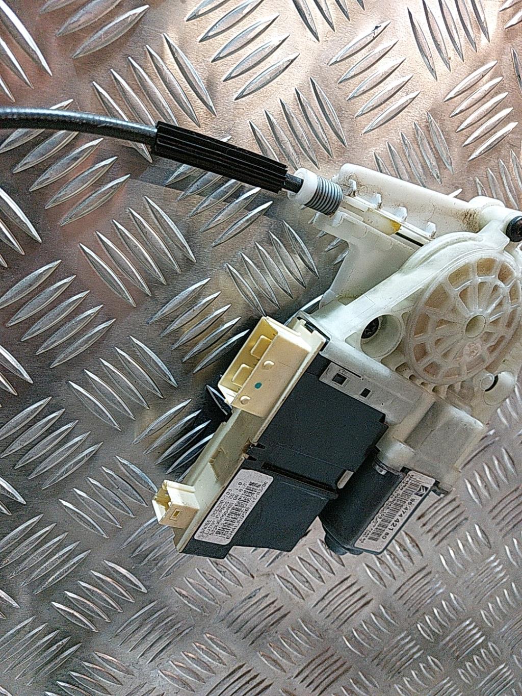 Alzacristalli elettrico anteriore destro CITROEN C4 1 PHASE 1 COUPE Diésel - 1