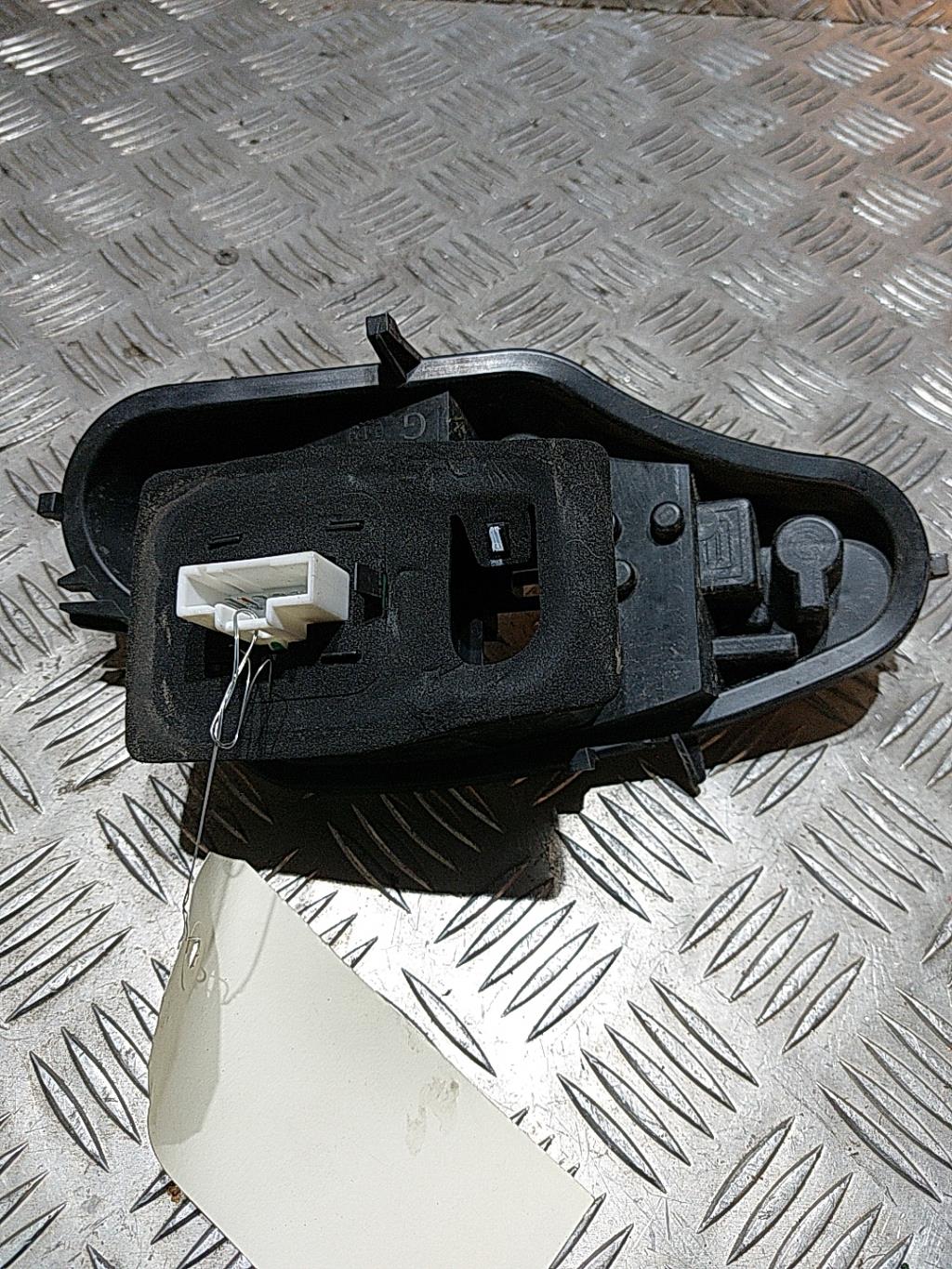 Base portalampade fanale posteriore sinistro CITROEN C3 2 PHASE 1 Gasolina - 1