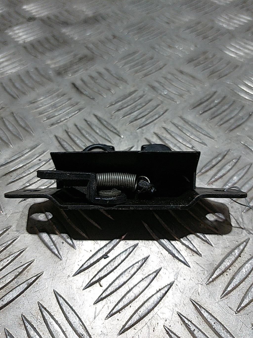 Serrure de hayon CITROEN SAXO PHASE 2 Essence - 1
