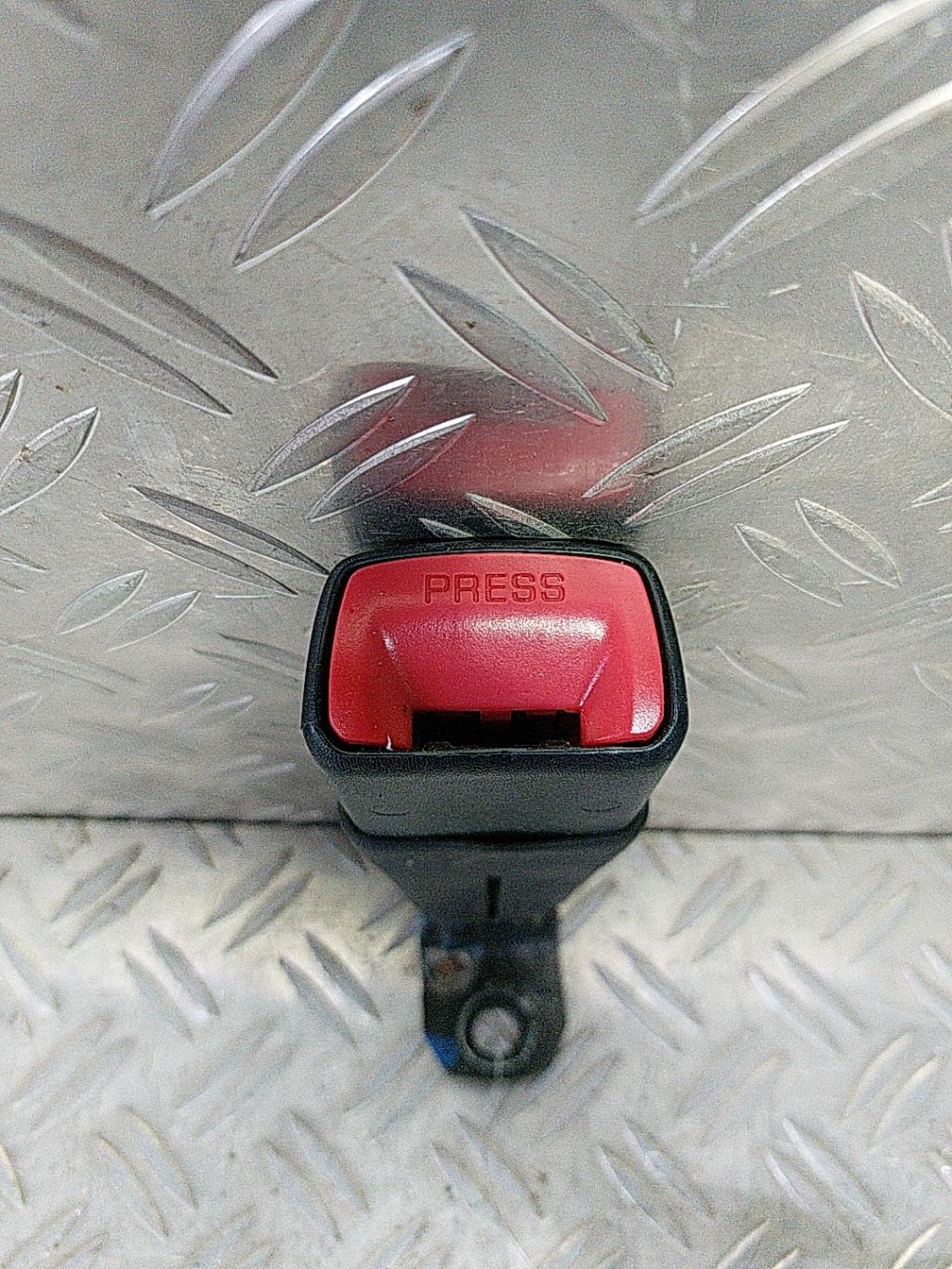 Aggancio cintura sicurezza posteriore sinistro SUZUKI SWIFT 4 Gasolina - 1