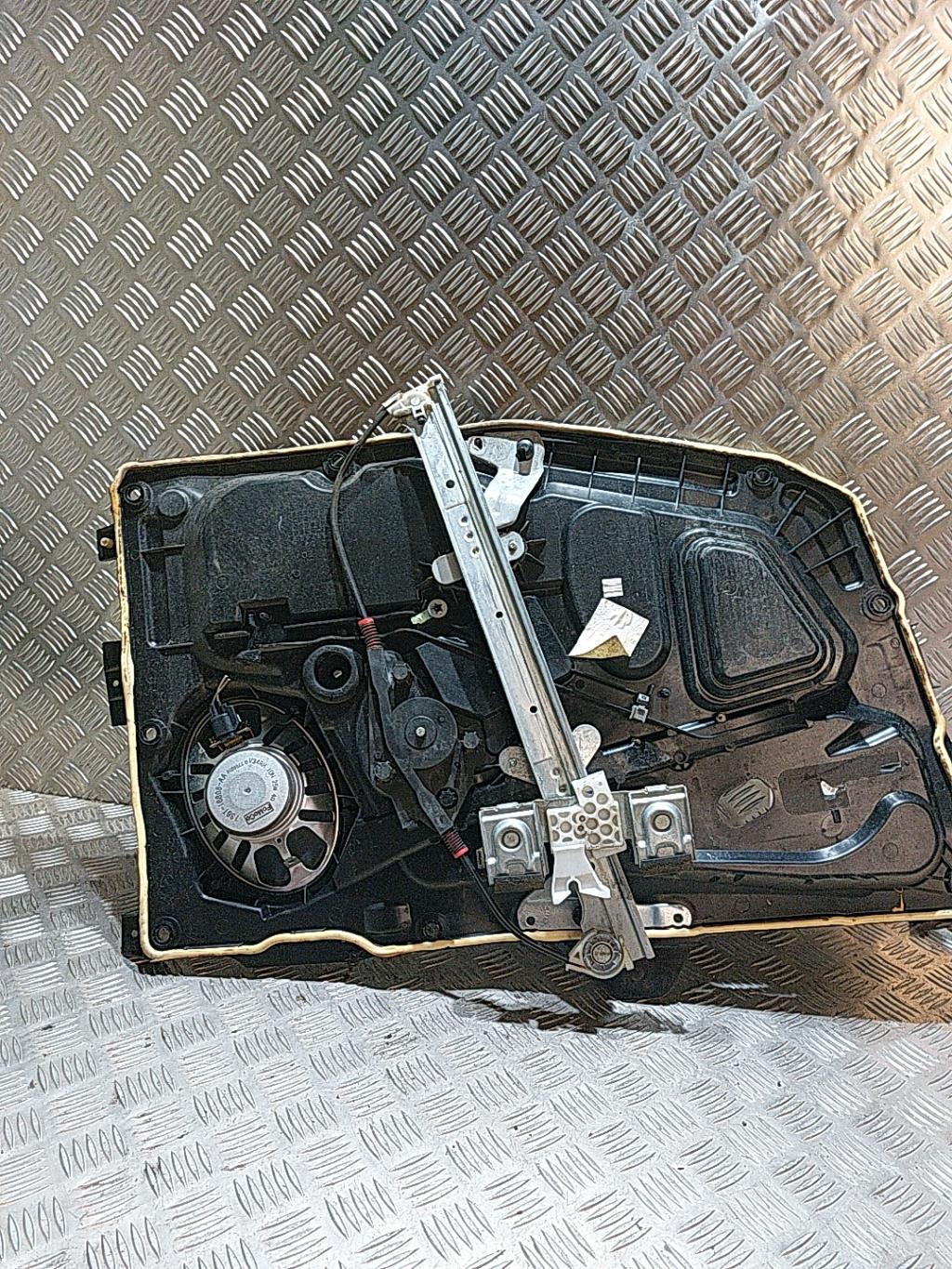 Alzacristalli elettrico anteriore destro FORD FIESTA 5 PHASE 2 Diésel - 1