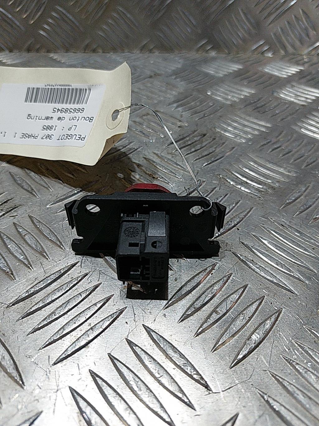 Bouton de warning PEUGEOT 307 PHASE 1 Essence - 1