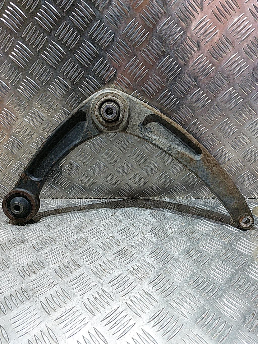 Triangolo inferiore anteriore sinistro PEUGEOT 307 PHASE 1 Gasolina - 1