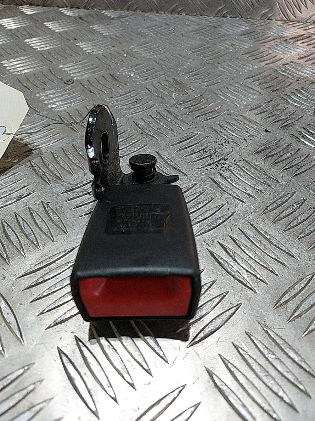 Aggancio cintura sicurezza posteriore destro OPEL CORSA D PHASE 1 Diésel - 1