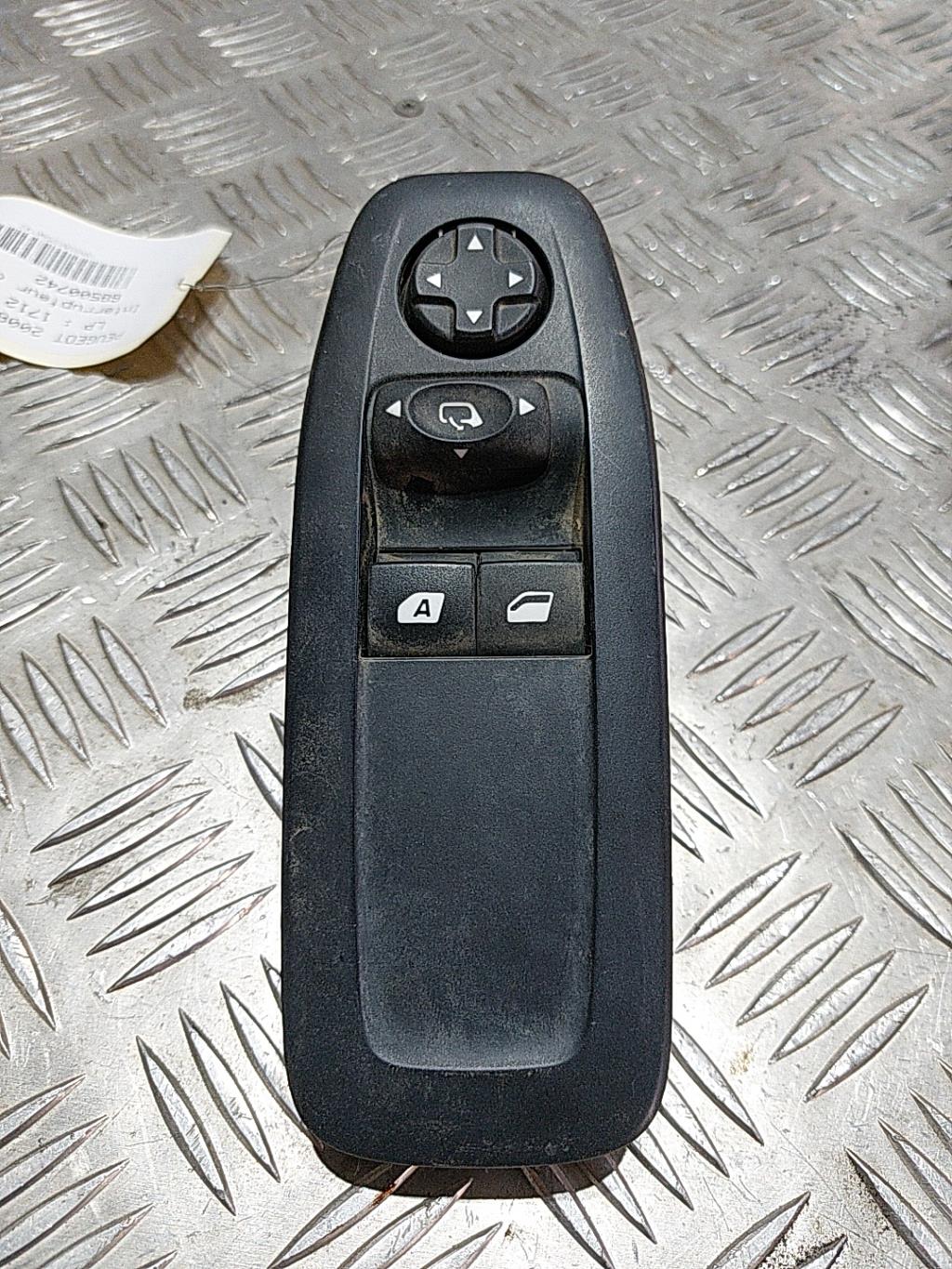 Interruttore lavacristalli anteriore destro PEUGEOT 2008 1 PHASE 1 Diésel - 1