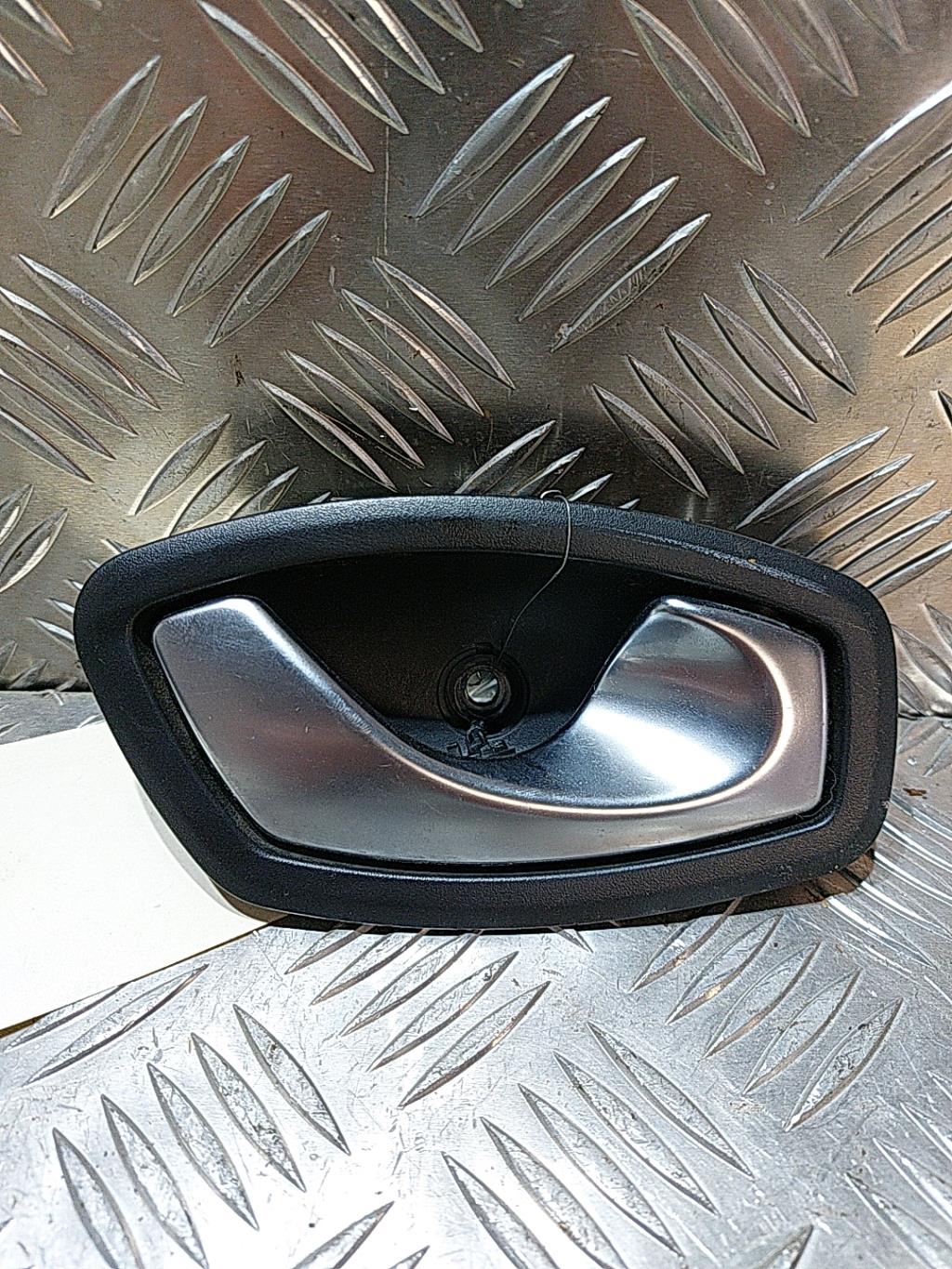 Maniglia interna posteriore destra RENAULT MEGANE 3 PHASE 1 BREAK Diésel - 1