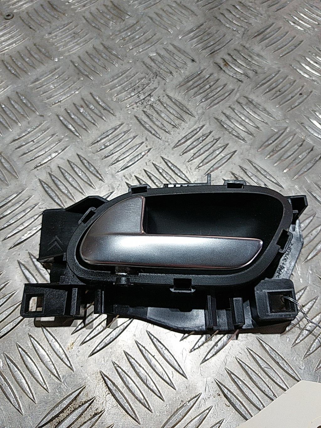 Maniglia interna anteriore sinistra PEUGEOT 208 1 PHASE 1 Diésel - 1