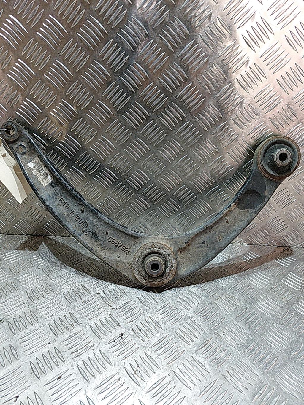 Triangolo inferiore anteriore sinistro CITROEN C4 PICASSO 1 Diésel - 1