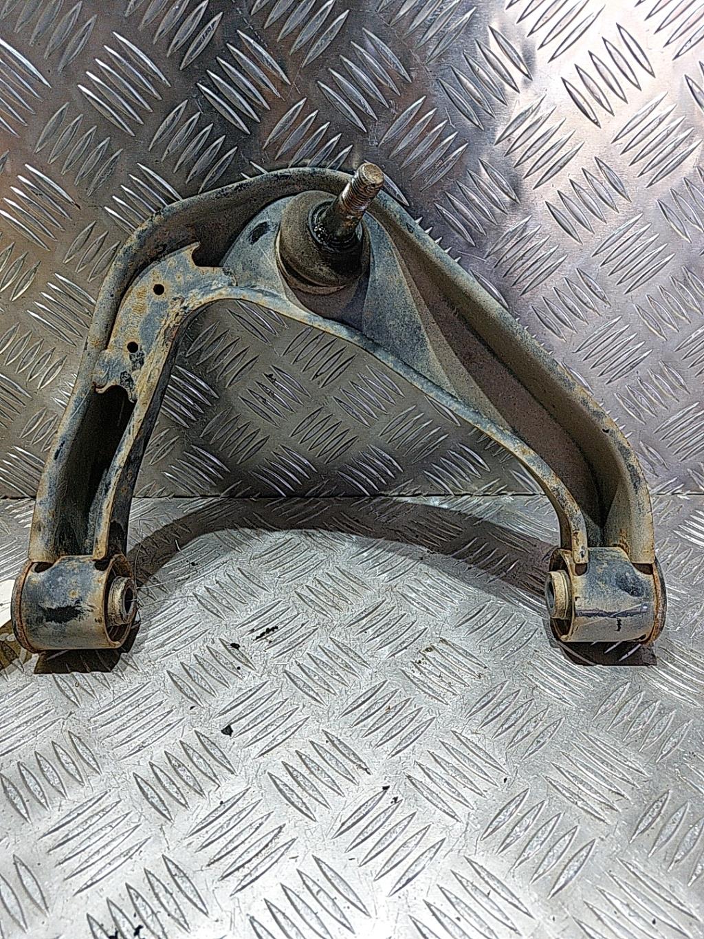 Triangolo superiore anteriore sinistro NISSAN NAVARA NP300 Diésel - 1
