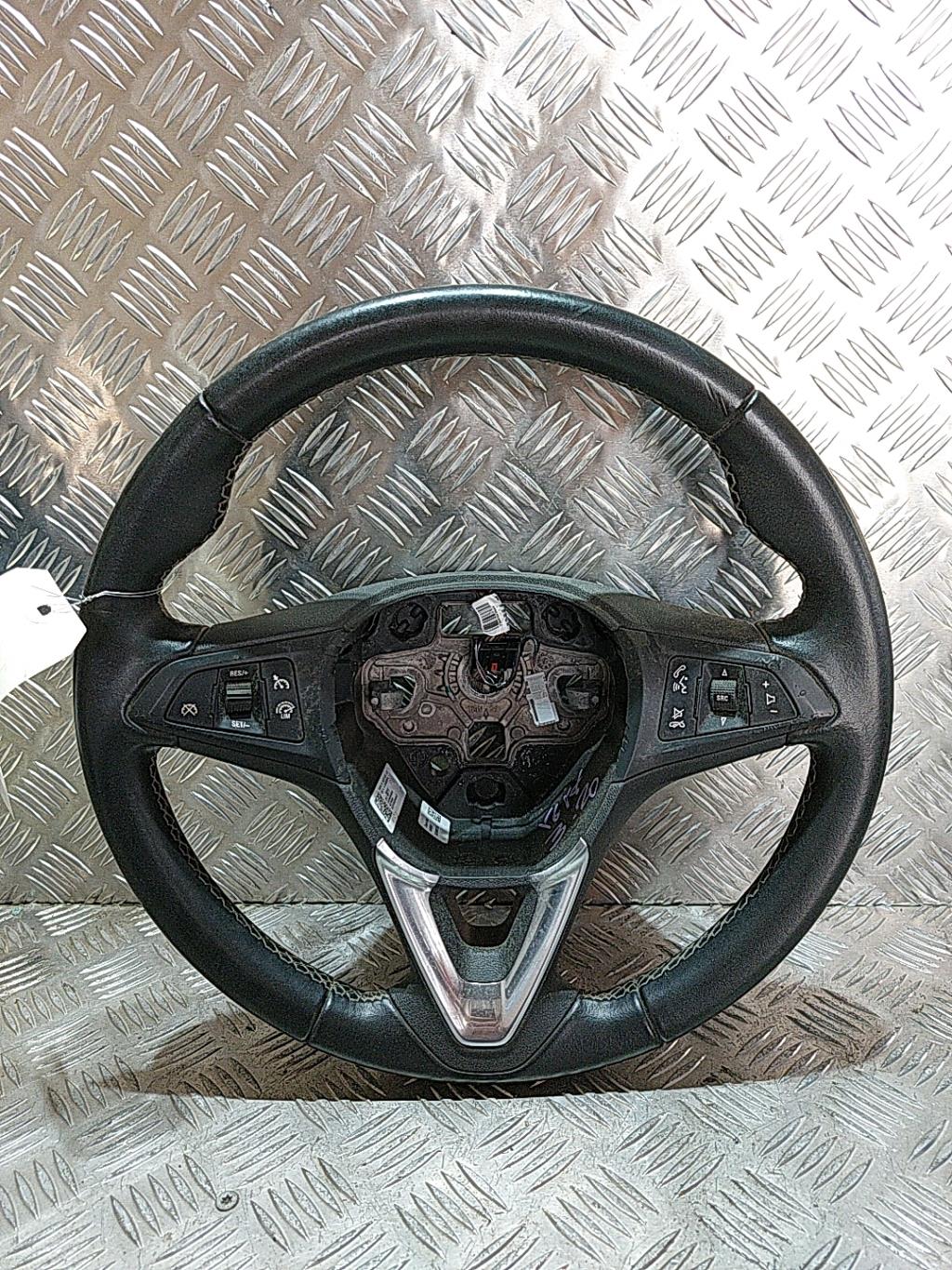 Volant OPEL CORSA E Essence - 1