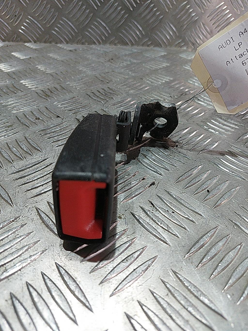 Aggancio cintura sicurezza posteriore destro AUDI A4 3 AVANT PHASE 1 BREAK Diésel - 1