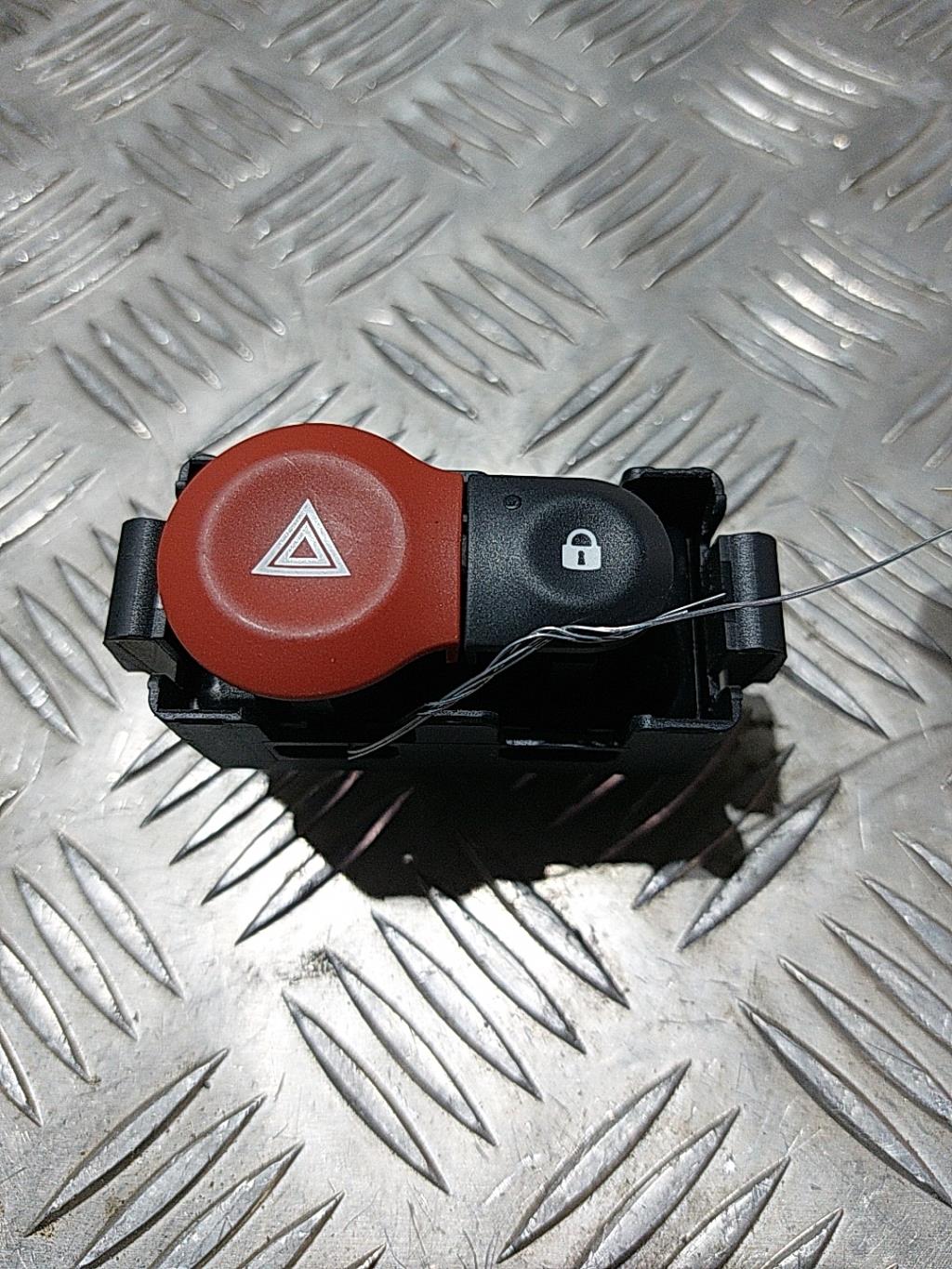 Bouton de warning RENAULT MODUS PHASE 1 Essence - 1