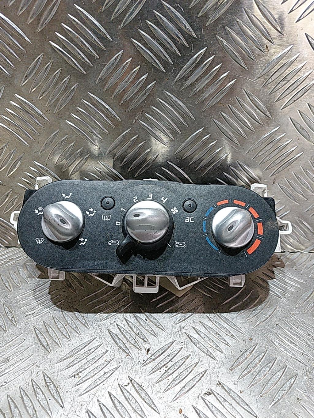 Commande chauffage RENAULT TWINGO 2 PHASE 2 Diesel - 1