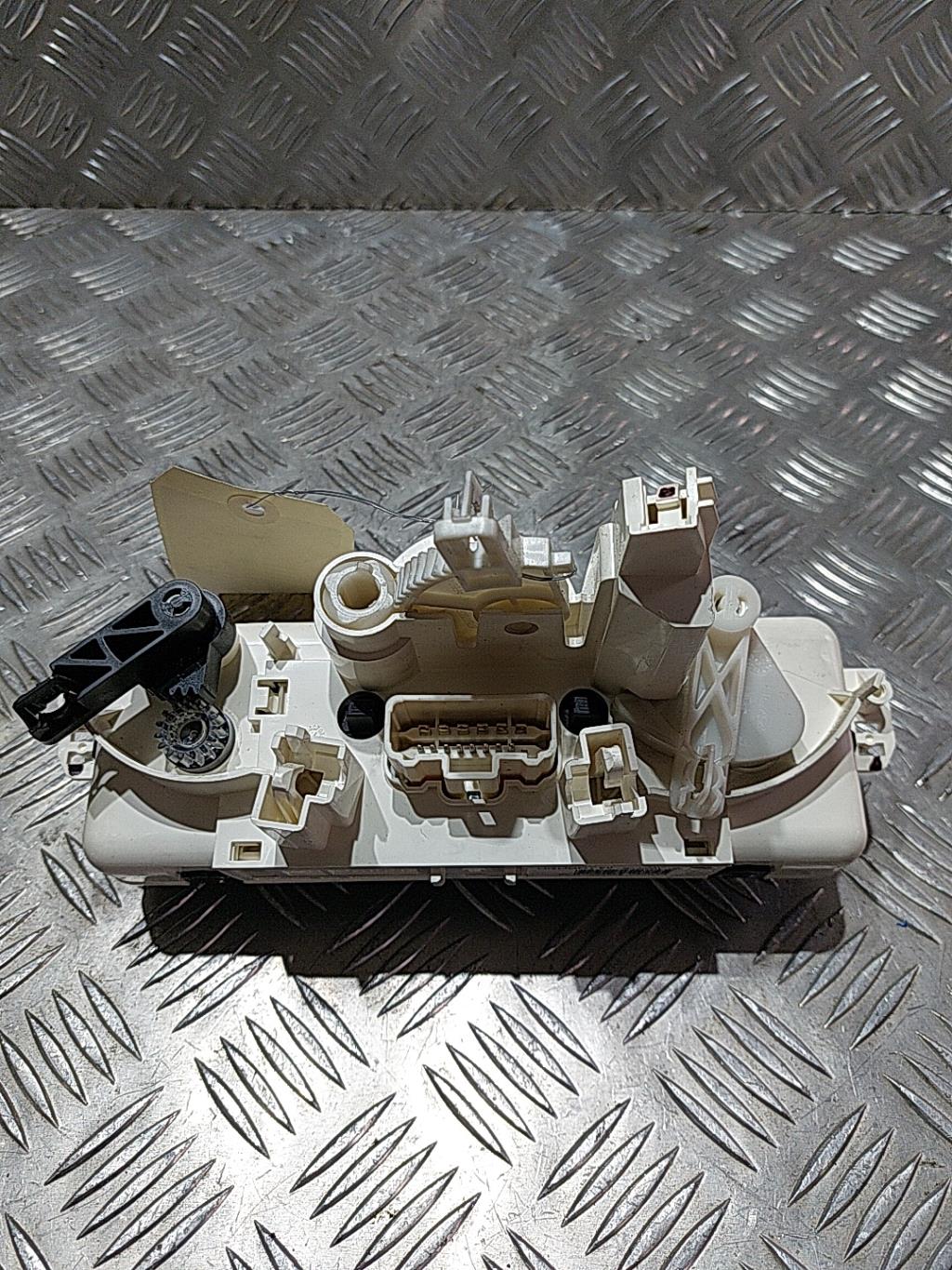 Commande chauffage RENAULT MODUS PHASE 1 Essence - 1