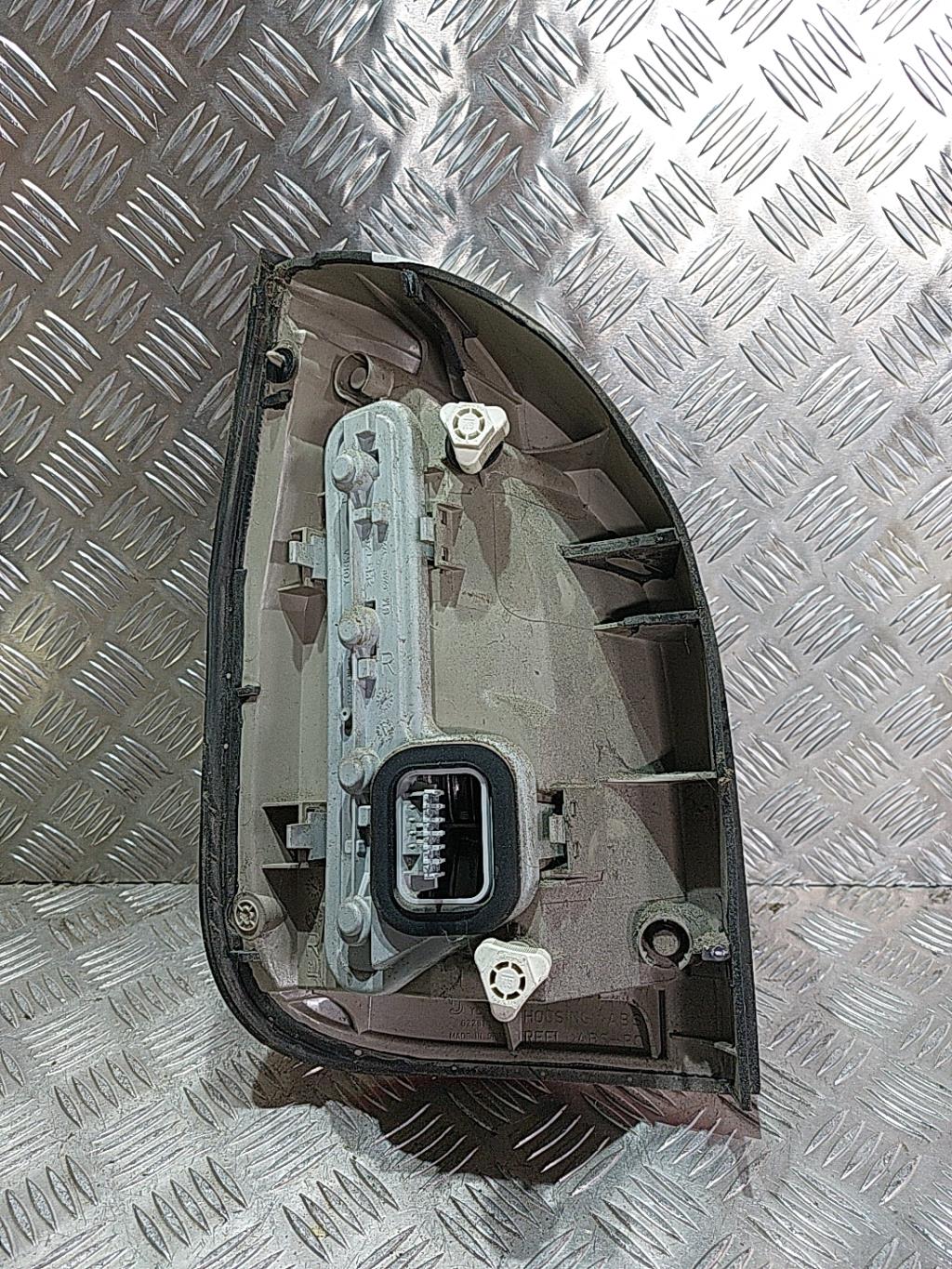 Fanale posteriore principale destro (luci) OPEL ZAFIRA A PHASE 1 Diésel - 1
