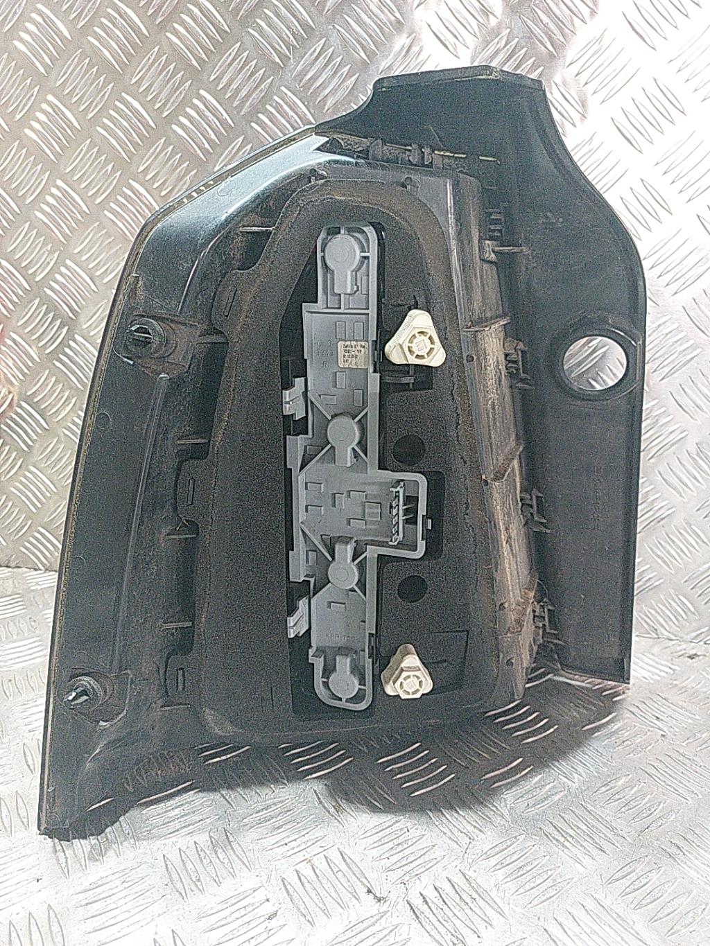 Fanale posteriore principale destro (luci) OPEL ZAFIRA B PHASE 1 Diésel - 1