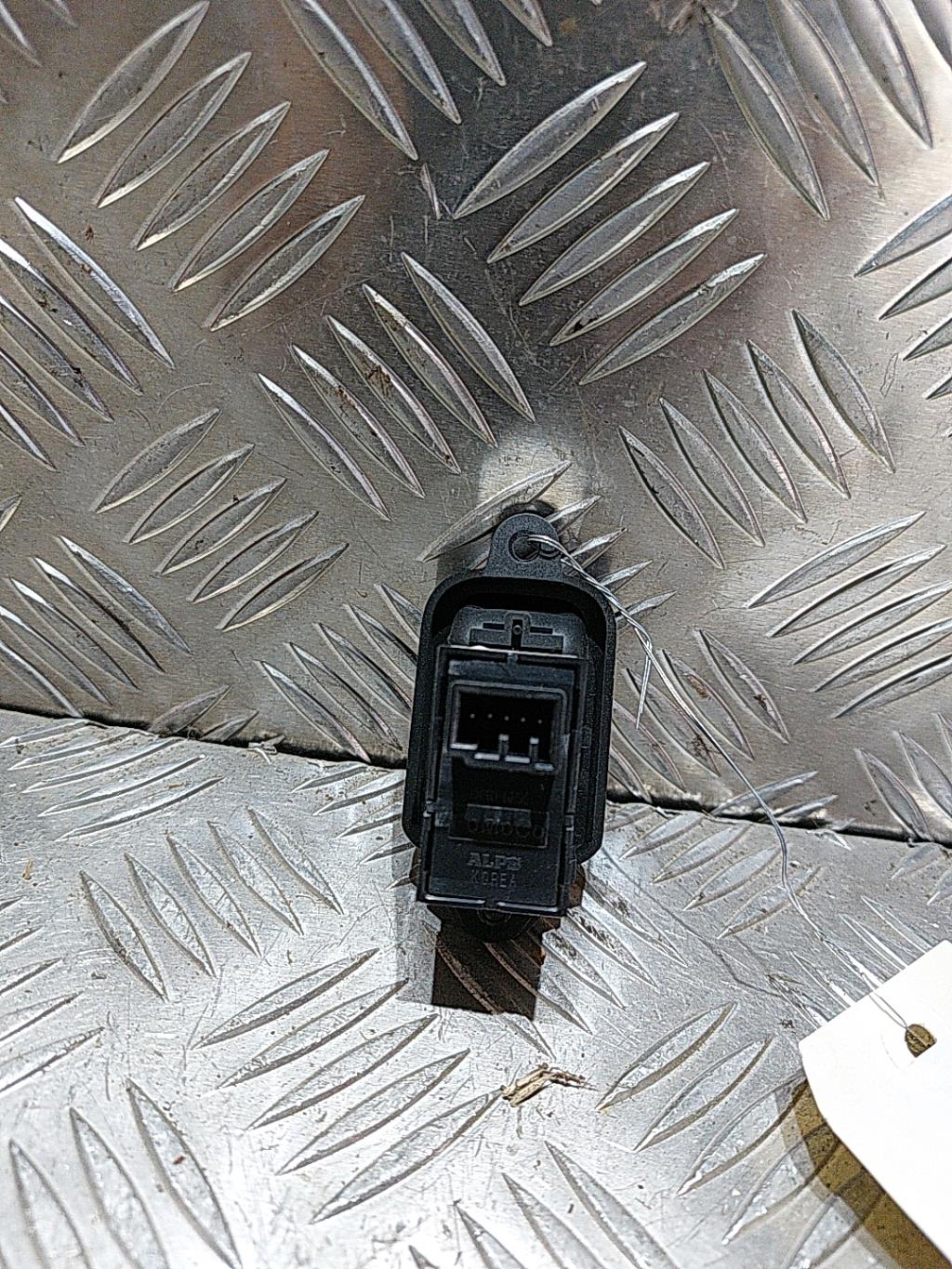 Interruttore lavacristalli posteriore destro VOLVO S 40 2 PHASE 2 Diésel - 1