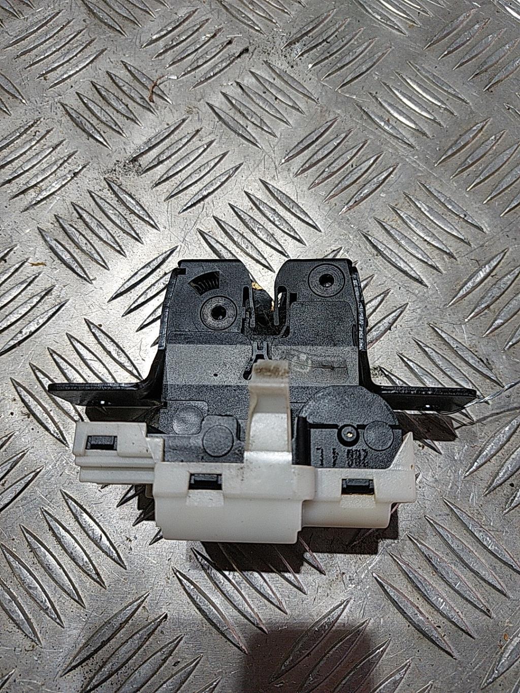 Serrure de hayon RENAULT MODUS PHASE 1 Essence - 1