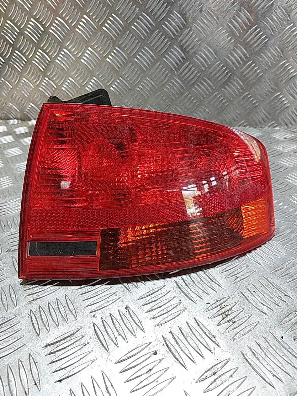 Fanale posteriore principale destro (luci) AUDI A4 2 PHASE 2 Diésel - 1