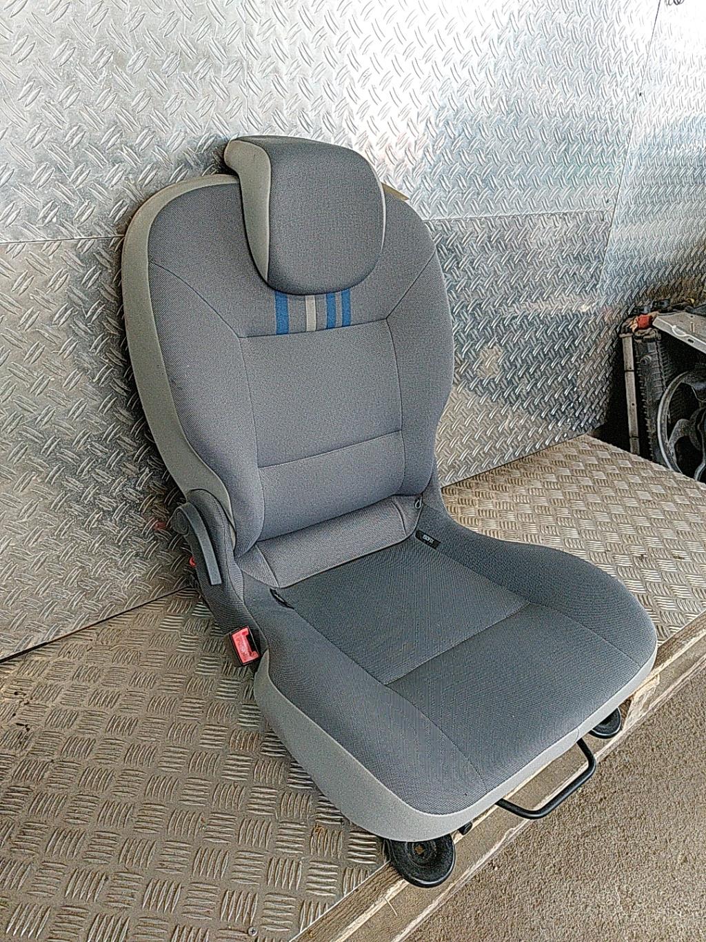Siege arriere gauche RENAULT TWINGO 2 PHASE 1 Essence - 1
