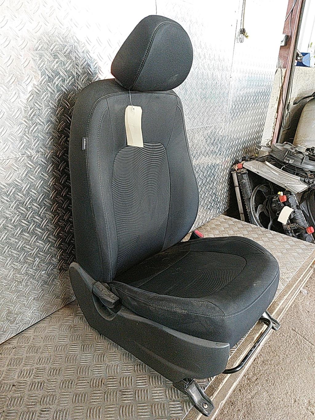 Siege avant droit HYUNDAI I 10 2 PHASE 2 Essence - 1