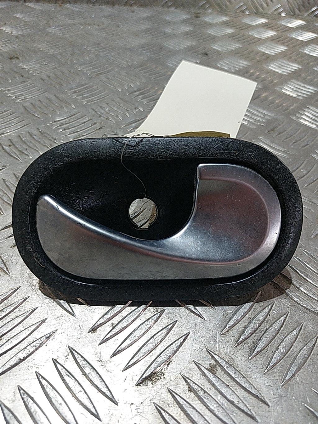 Maniglia interna posteriore destra RENAULT GRAND SCENIC 2 PHASE 1 Diésel - 1