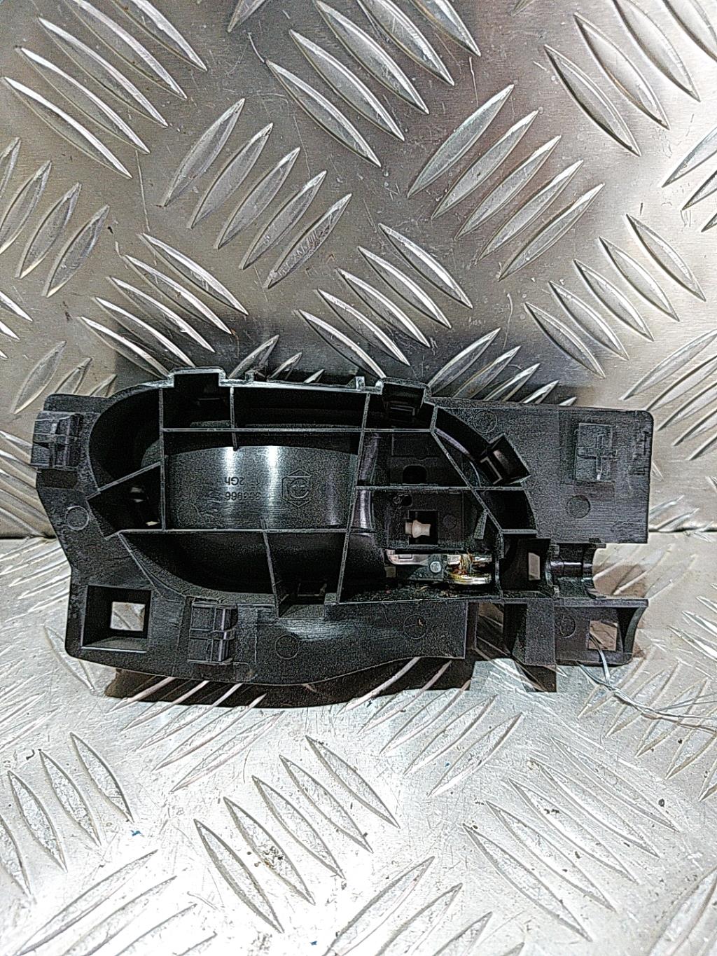 Maniglia interna anteriore sinistra PEUGEOT 208 1 PHASE 1 Gasolina - 1