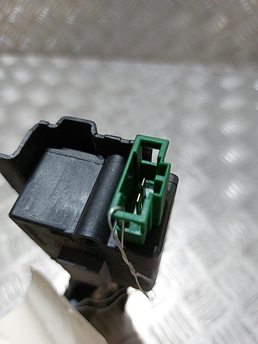 Serrure de hayon AUDI TT 1 COUPE Essence - 1