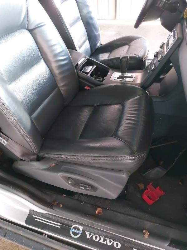 Siege avant droit VOLVO XC 70 2 PHASE 1 BREAK Diesel - 1