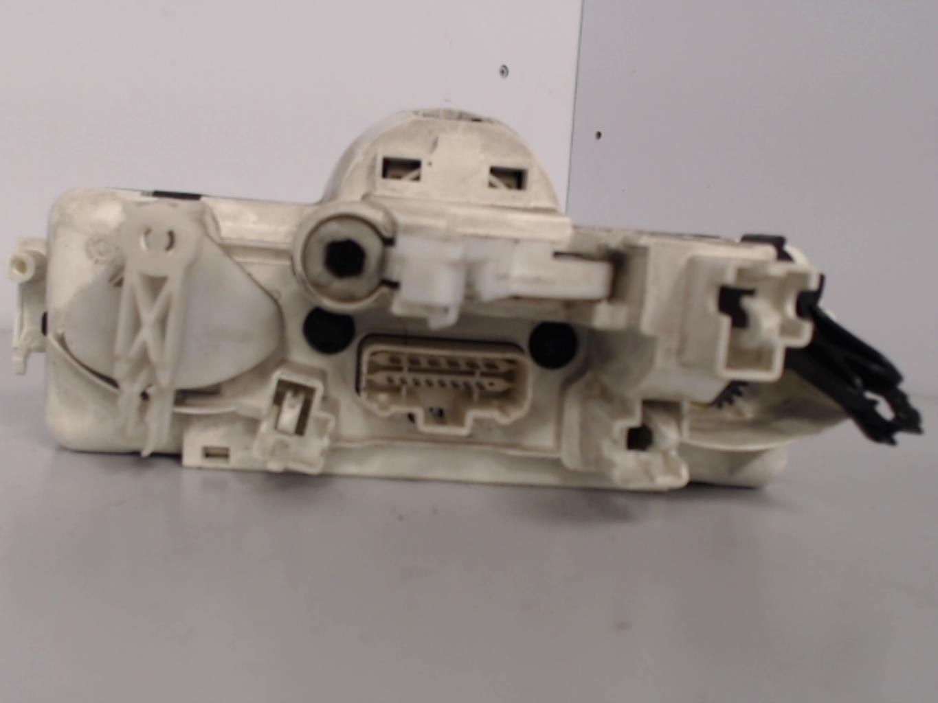 Commande chauffage RENAULT MEGANE 2 PHASE 1 Essence - 1