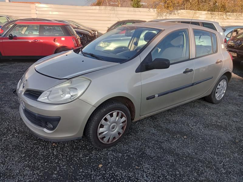 Fendinebbia sinistro (luce) RENAULT CLIO 3 PHASE 1 Diésel - 1